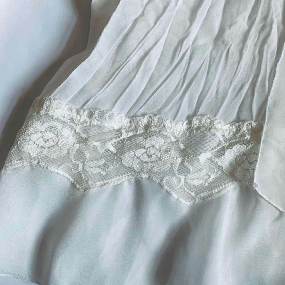 Vintage White Semi-Sheer Lace Trim Blouse - Picture 6 of 7